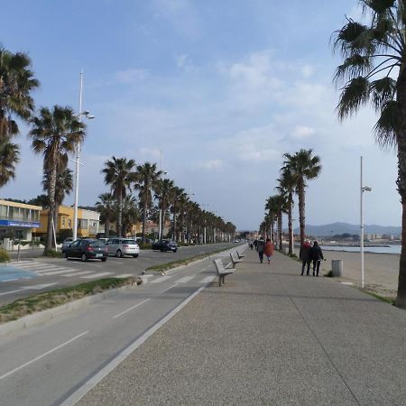 Les Romarins Appartement Climatise ลาแซน-ซูร์-แมร์ ภายนอก รูปภาพ
