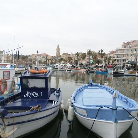 Les Romarins Appartement Climatise ลาแซน-ซูร์-แมร์ ภายนอก รูปภาพ