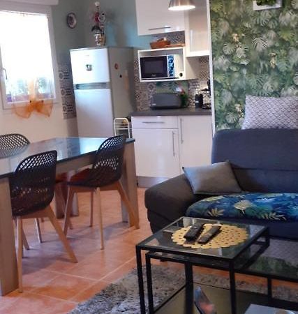 Les Romarins Appartement Climatise ลาแซน-ซูร์-แมร์ ภายนอก รูปภาพ