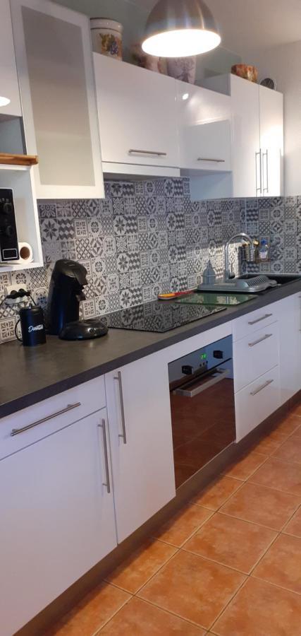 Les Romarins Appartement Climatise ลาแซน-ซูร์-แมร์ ภายนอก รูปภาพ