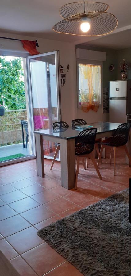 Les Romarins Appartement Climatise ลาแซน-ซูร์-แมร์ ภายนอก รูปภาพ